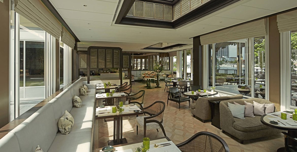 Four Seasons Private Residences 10